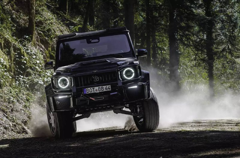 Brabus представил внедорожный монстр на базе Гелика с рекордным клиренсом и мощностью
