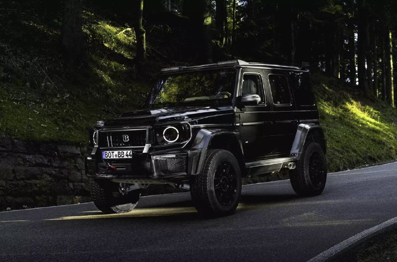Brabus представил внедорожный монстр на базе Гелика с рекордным клиренсом и мощностью