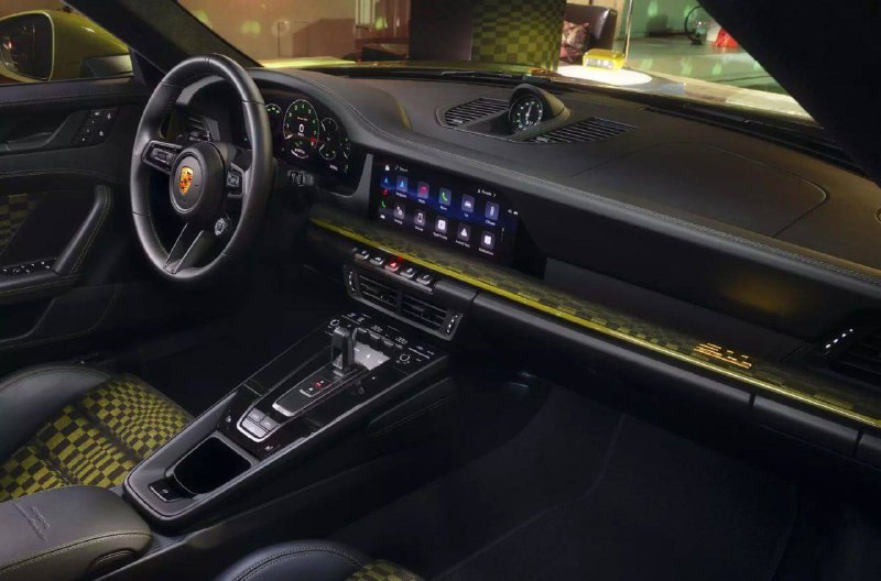 Ограниченная серия Porsche 911 Spirit 70: классика в современном исполнении