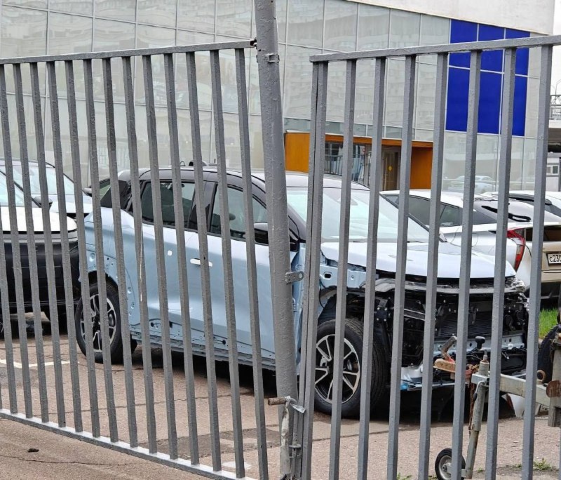 На московском заводе стартовала сборка электромобиля «Атом»
