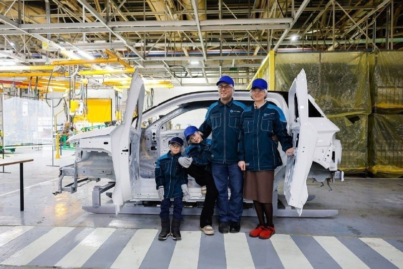 На московском заводе стартовала сборка электромобиля «Атом»