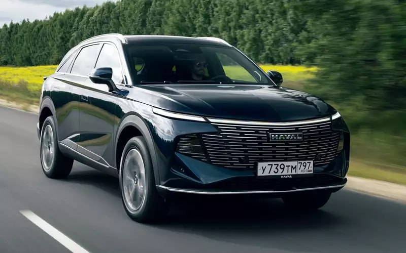 Сравнение популярных кроссоверов Haval F7 и Geely Atlas: что выбрать выгоднее?