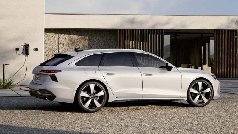 Выпуск новых гибридных моделей Audi A6: седан и универсал
