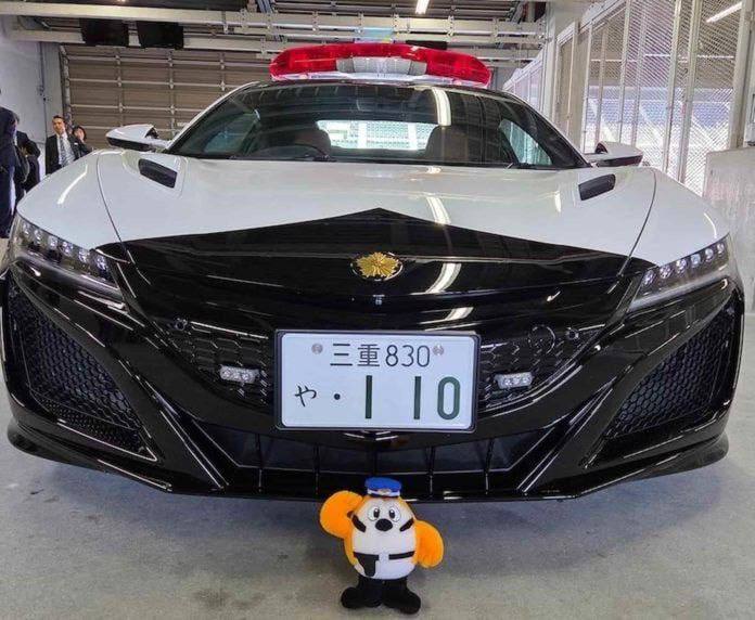 Японская полиция оснастила свой автопарк новым гиперкаром Honda NSX
