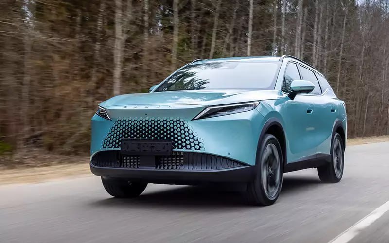 Omoda C7 с инновационным подвижным дисплеем: преимущества и особенности