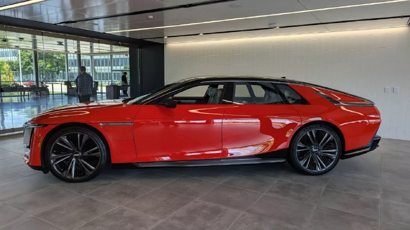 Проблемы с спросом на электрокар Cadillac Celestiq