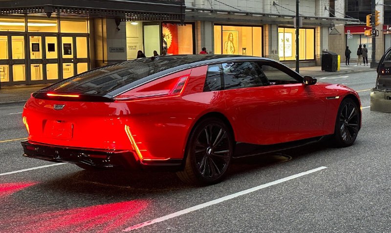 Проблемы с спросом на электрокар Cadillac Celestiq