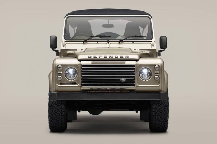 Land Rover возвращает культовый Defender с мягкой крышей и кастомными опциями