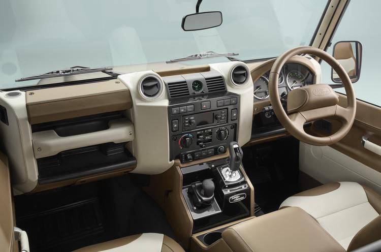 Land Rover возвращает культовый Defender с мягкой крышей и кастомными опциями
