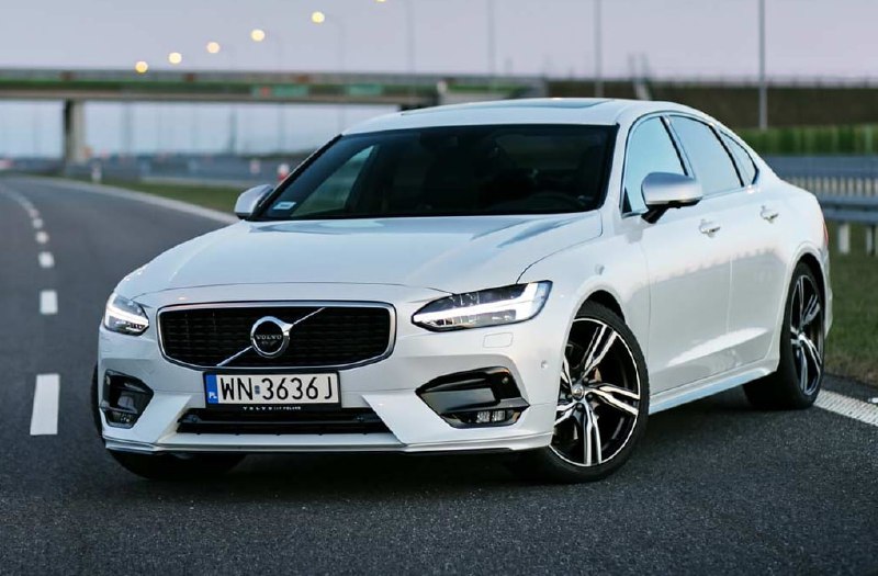 Volvo отзывает почти 454 тысячи автомобилей из-за неисправности системы камеры заднего вида