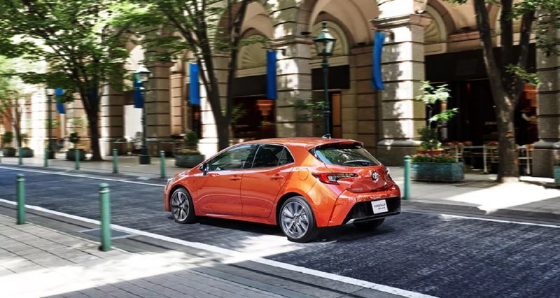 Все новые Toyota Corolla в Японии перейдут на гибридные технологии