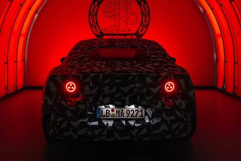 Mercedes-AMG анонсирует электросуперседан мощностью около 1000 лошадиных сил