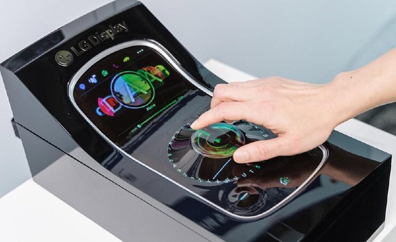 LG представляет гибкий и трансформируемый дисплей для автомобильных интерьеров