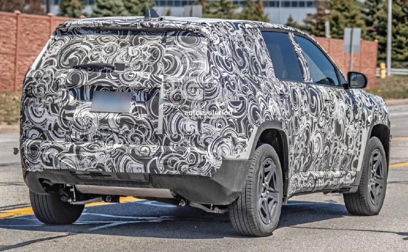 Возвращение Jeep Cherokee: новые технологии и дизайн в преддверии премьеры 2026 года