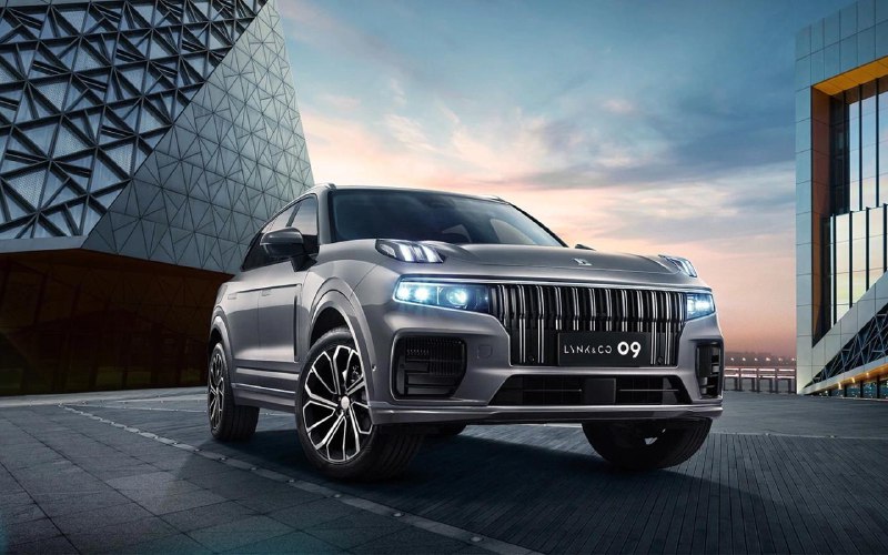 В России стартуют продажи нового флагманского кроссовера Lynk & Co на базе Volvo XC90