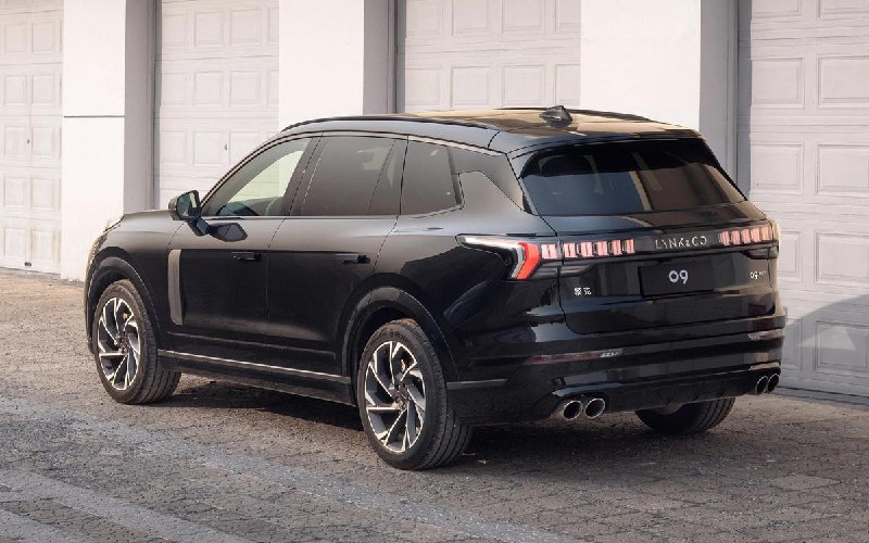 В России стартуют продажи нового флагманского кроссовера Lynk & Co на базе Volvo XC90
