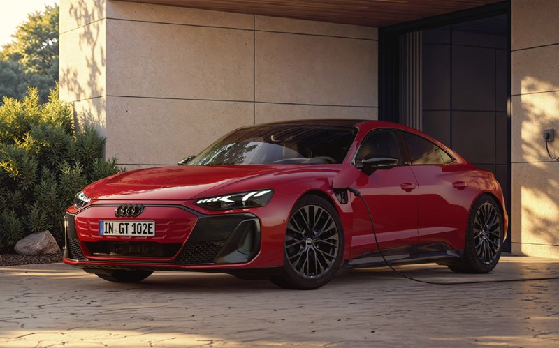 Audi представила более доступную версию электроседана e-tron GT