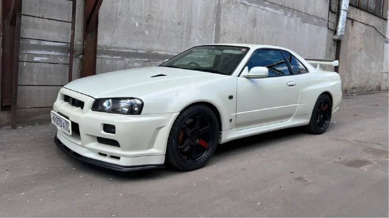 Редкий Nissan Skyline R34 V-Spec II Nur продается в Москве за рекордную сумму