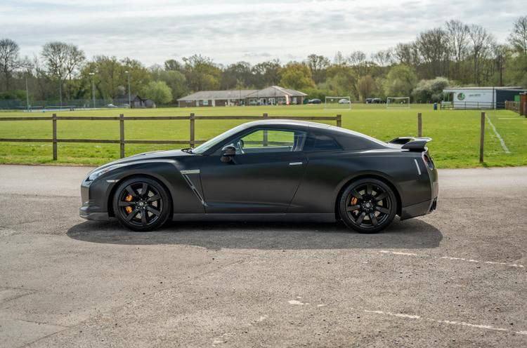 Эксклюзивный Nissan GT-R Black Edition 2009 года выставлен на аукцион