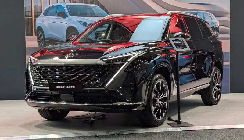 MG QS дебютирует на международном рынке как доступный семиместный кроссовер