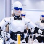 Гуманоидные роботы станут помощниками в автосалонах Exeed