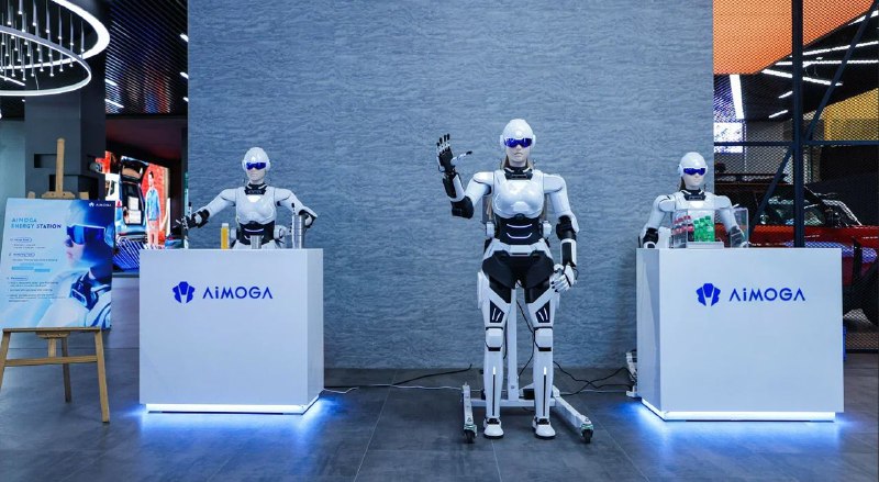 Гуманоидные роботы станут помощниками в автосалонах Exeed