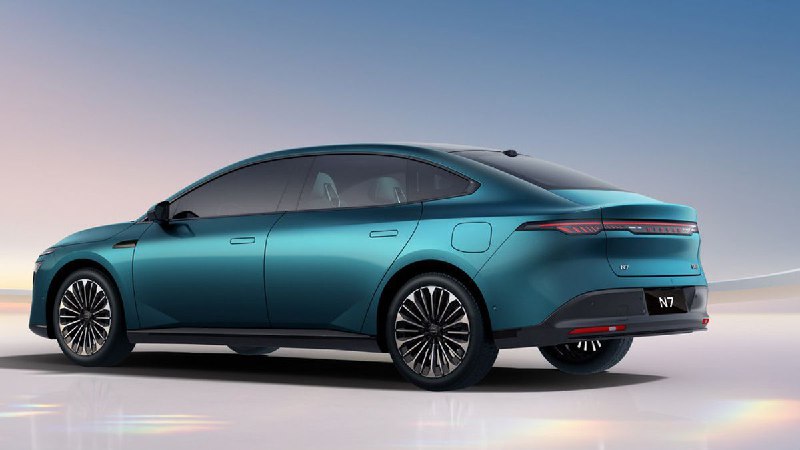 Успешный старт электромобиля Nissan N7 на китайском рынке