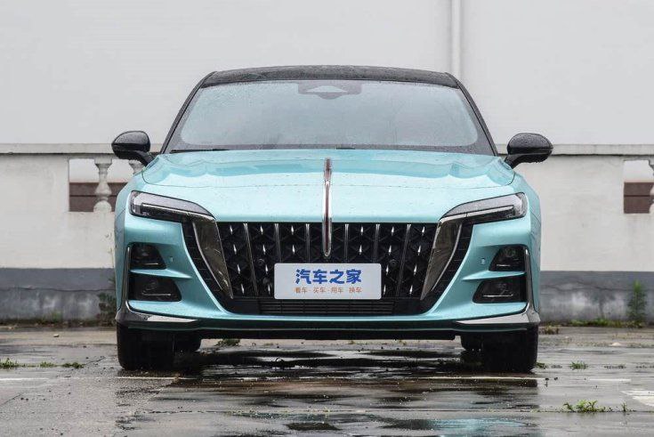 Российская премьера премиального лифтбека Hongqi H6 назначена на июнь