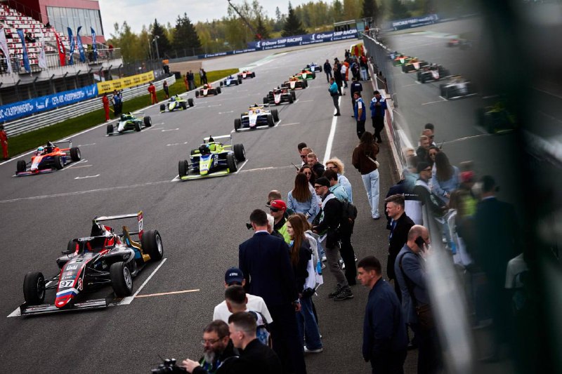 Первый этап РСКГ и Формулы-4 на Moscow Raceway: яркое начало сезона
