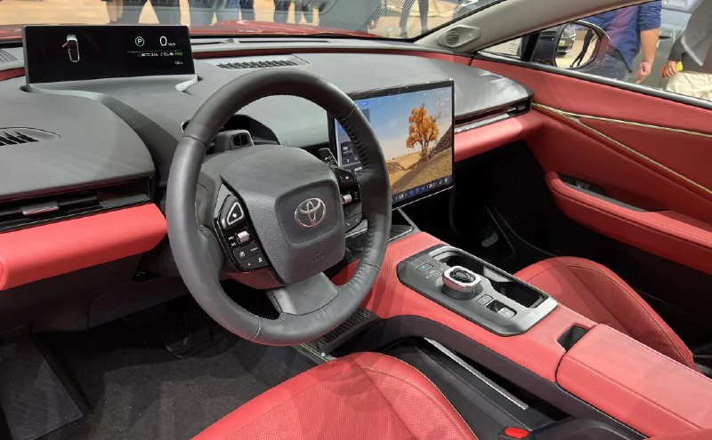 Toyota bZ5 выходит на рынок в Китае с аккумуляторами BYD и дальностью до 630 км