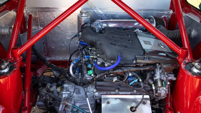 Восстановленный и модернизированный Nissan Micra V6 2002 года привлек внимание автолюбителей