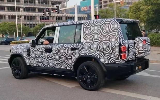 Chery готовит к запуску новый внедорожник V27, получивший прозвище 'китайский G-Class'