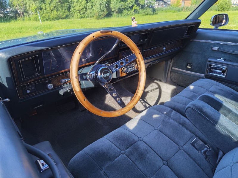 Модернизация Chevrolet Caprice 1981 года: хромовые акценты и стильный обновленный салон