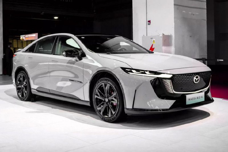 Выпуск спорт-версии Mazda EZ-6 с выразительным оформлением