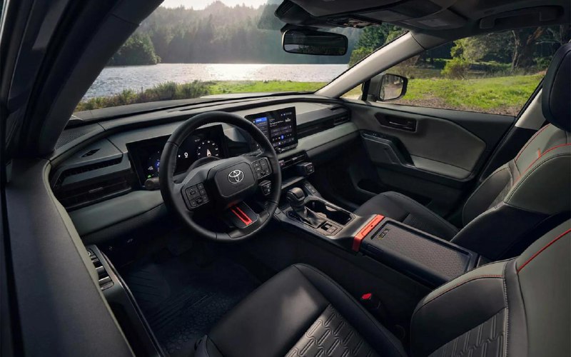 Представлен новый шестое поколение Toyota RAV4: новые особенности и гибридные версии