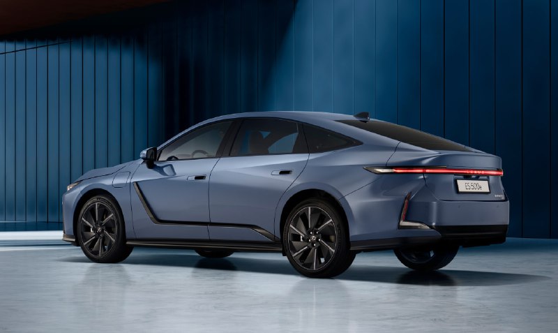 Новый Lexus ES представлен на европейском рынке: гибридные и электромобили с современным дизайном и технологичными опциями