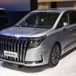 Компания JAC Motors представила новый представительский минивэн Refine RF8 для российского рынка