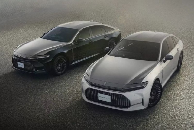 Юбилейные версии седана Toyota Crown к отмечанию 70-летия модели