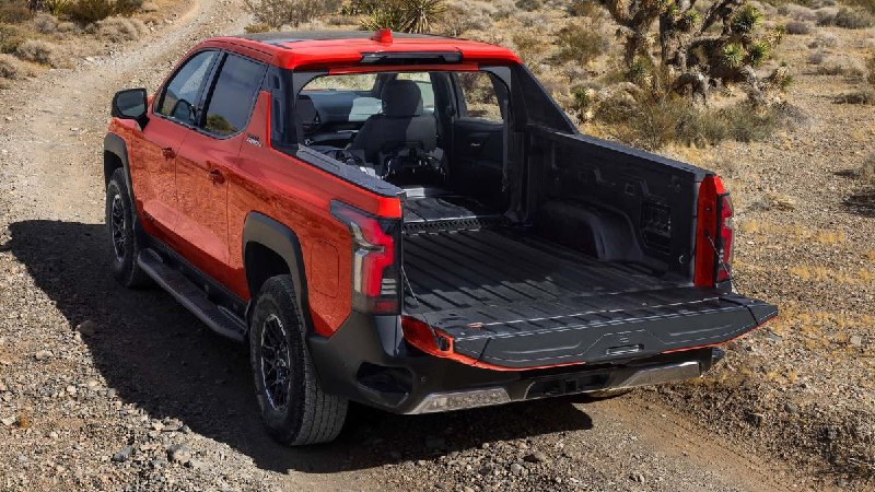 Обновленный Chevrolet Silverado EV и новая внедорожная версия Trail Boss