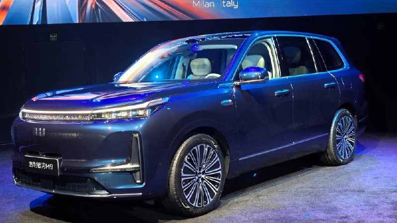 Объявление нового флагманского кроссовера Geely Galaxy M9 в Милане
