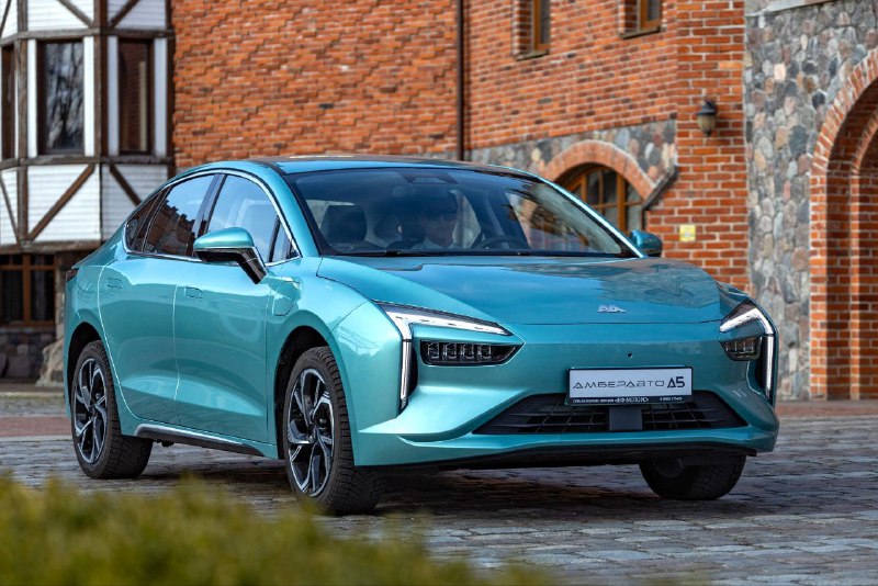 Обновленный электроседан Amberauto A5: новые опции и улучшенные характеристики