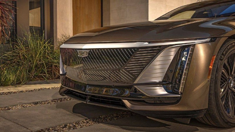 Cadillac Celestiq: роскошный электромобиль премиум-класса с уникальным дизайном и высокой производительностью