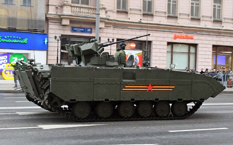 Новейшая разведывательная машина БРМ-1К представлена на Параде Победы