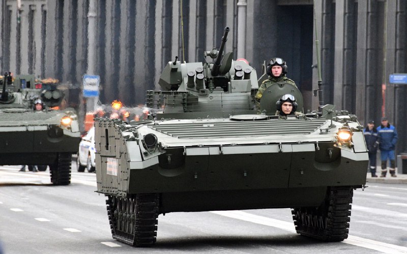 Новейшая разведывательная машина БРМ-1К представлена на Параде Победы