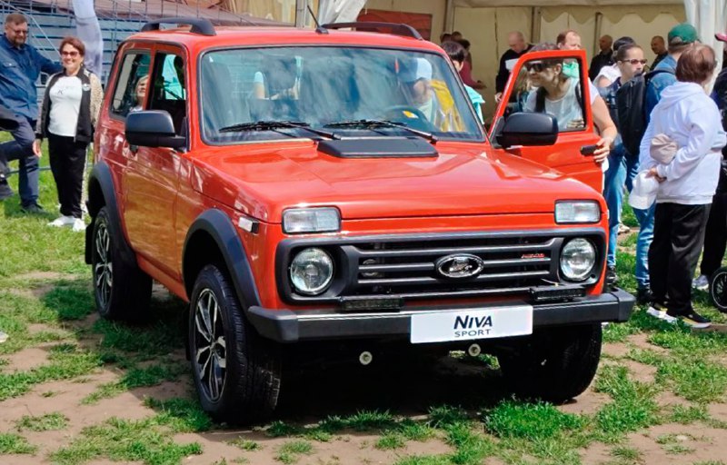 АвтоВАЗ представил уникальную версию LADA Niva Sport в ярком цвете Табаско