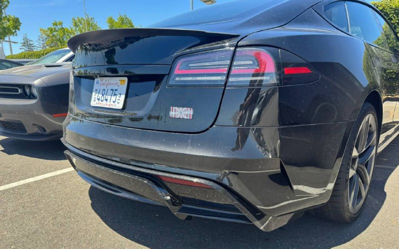 Объявлена новая версия Tesla Model S Plaid 2026: первые фото и основные обновления
