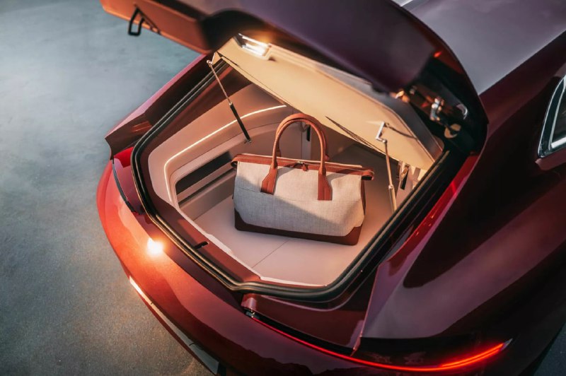 BMW презентовала редкий спортивный шутинг-брейк Speedtop на выставке в Италии