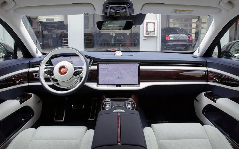 Люксовый седан Hongqi L1 выйдет в России в конце 2025 года