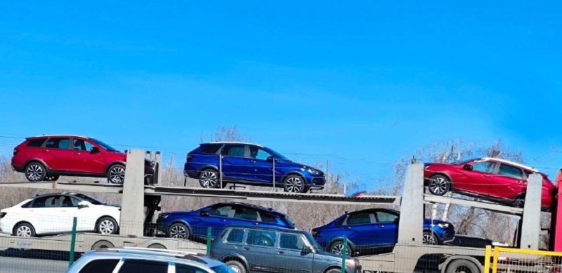 Новые цветовые решения для моделей LADA: обновление палитры автопарка