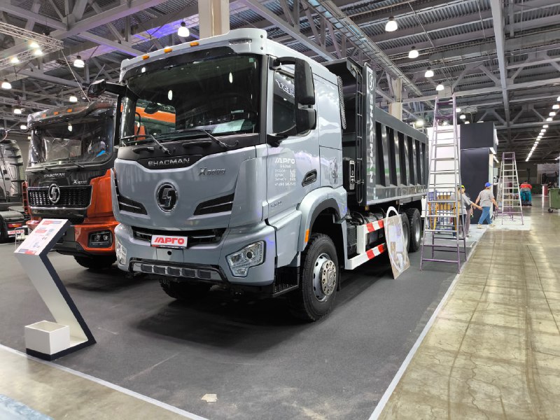 Открытие выставки COMvex 2025: новые грузовые автомобили и инновационные модели